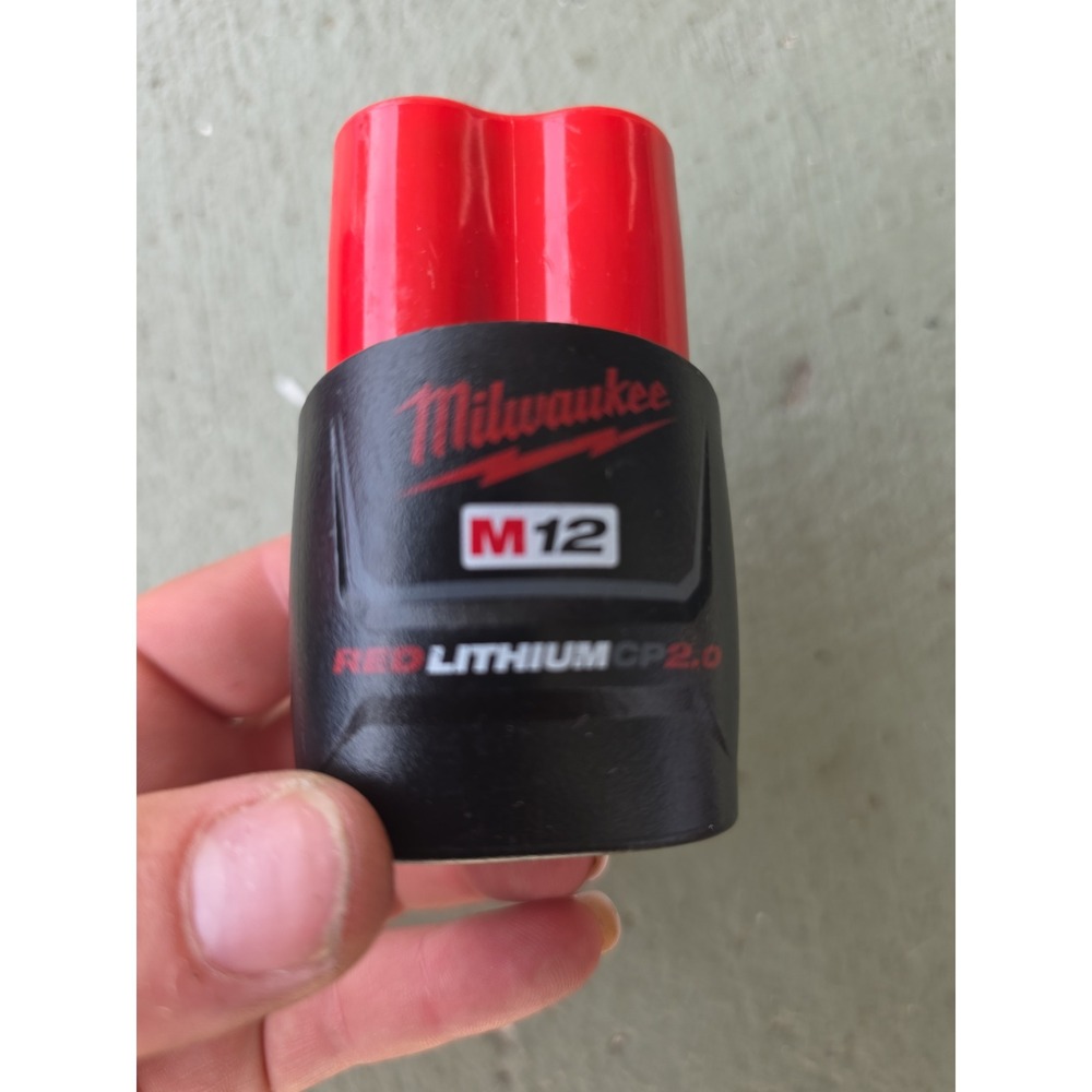 Milwaukee M12 REDLITHIUM CP2.0 12V Lithium-Ion Battery 2.0Ah 48-11-2420‎ Z3
